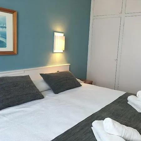 Ξενοδοχείο με διαμερίσματα Voramar 4*